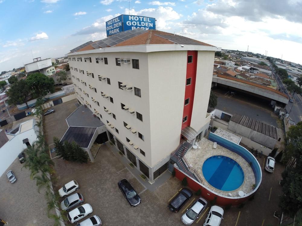 Hotel Golden Park Uberaba By Nacional Inn エクステリア 写真