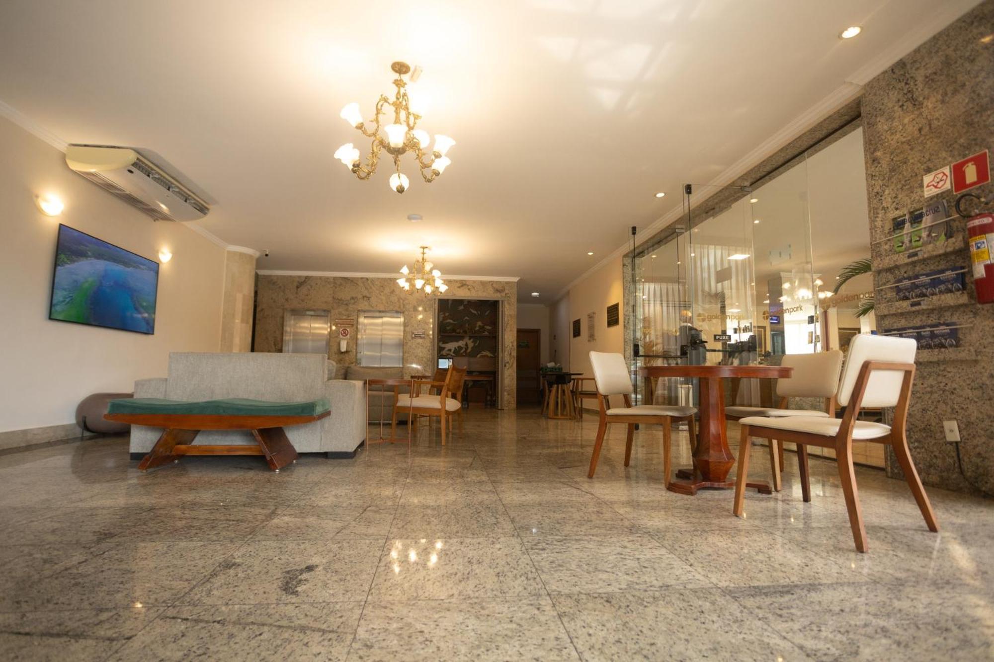 Hotel Golden Park Uberaba By Nacional Inn エクステリア 写真